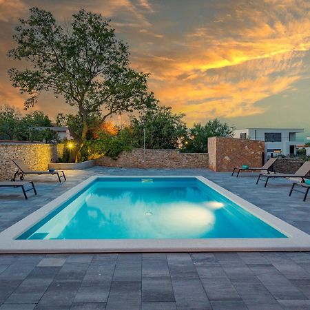 Apartments Cesare With Shared Pool Ližnjan Exteriér fotografie
