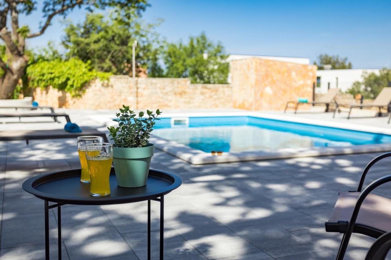 Apartments Cesare With Shared Pool Ližnjan Exteriér fotografie