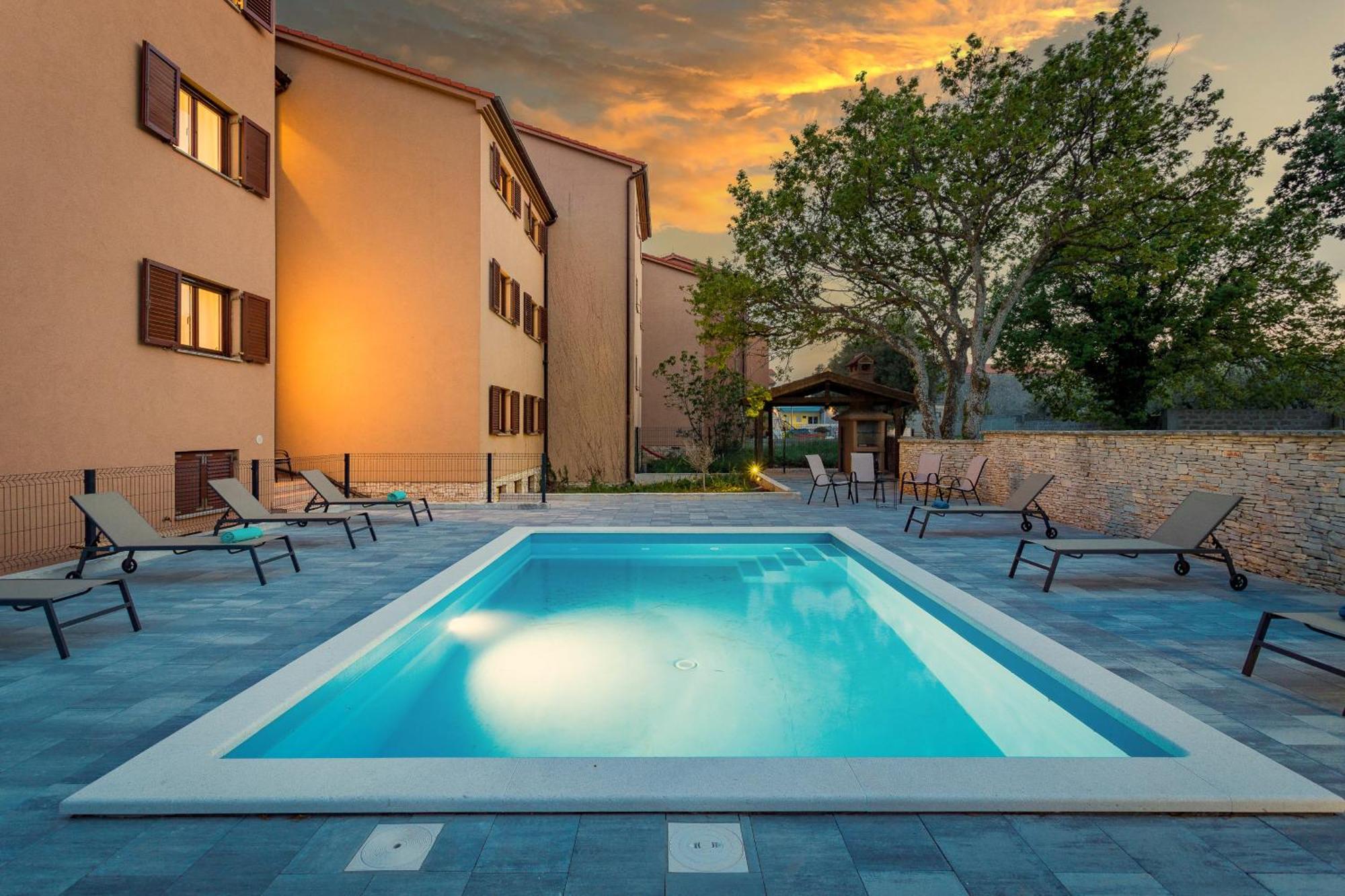 Apartments Cesare With Shared Pool Ližnjan Exteriér fotografie