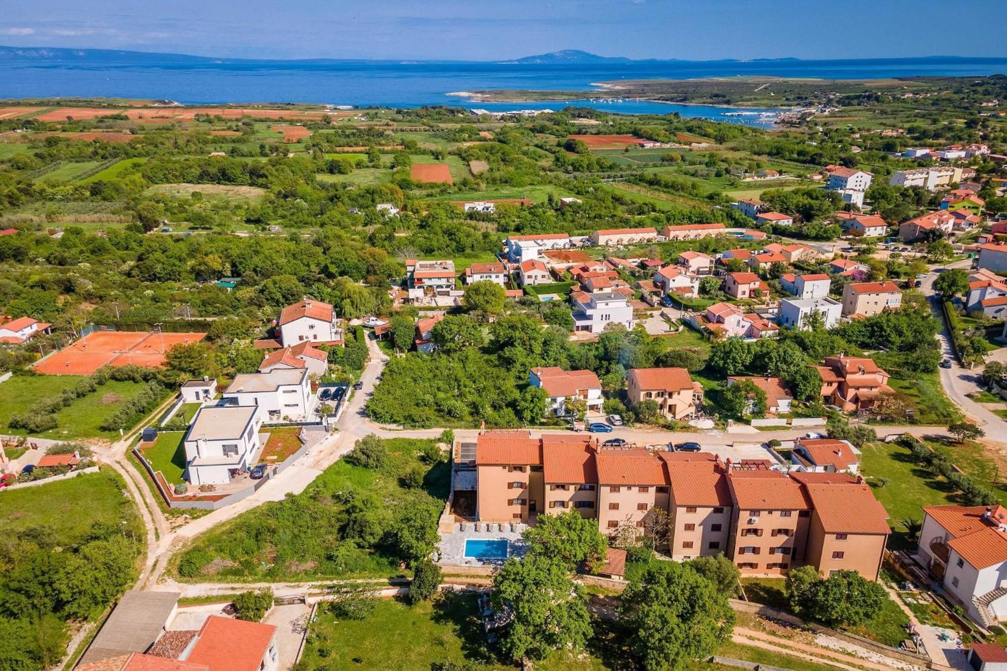 Apartments Cesare With Shared Pool Ližnjan Exteriér fotografie