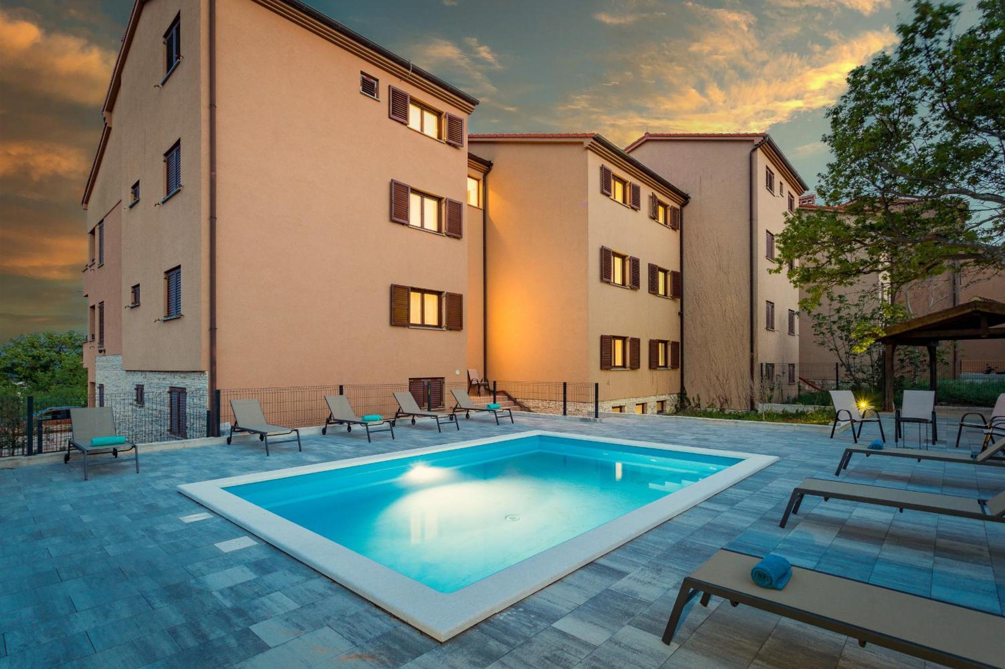 Apartments Cesare With Shared Pool Ližnjan Exteriér fotografie